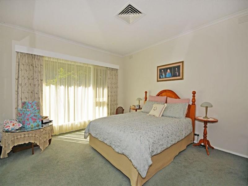 13 Blenheim Avenue, Glen Waverley VIC 3150