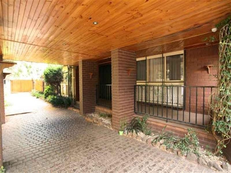 8 Lauriston Court, Mulgrave VIC 3170