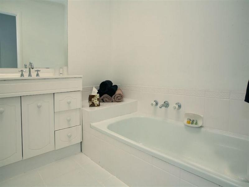 4 Eileen Street, Mount Waverley VIC 3149