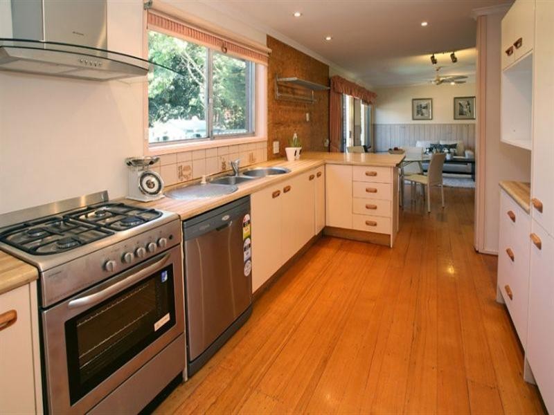 47 Elmwood Crescent, Glen Waverley VIC 3150