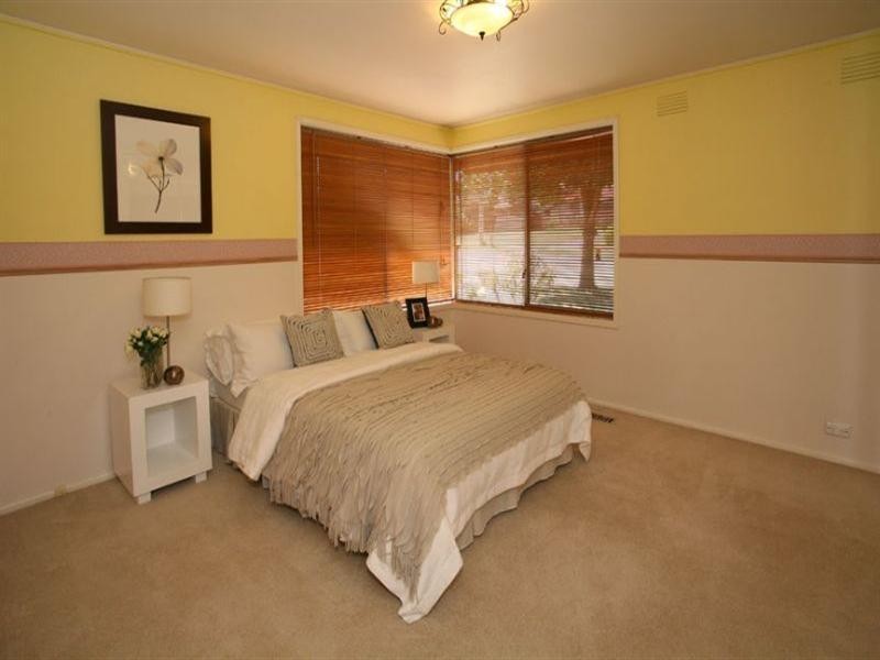 47 Elmwood Crescent, Glen Waverley VIC 3150