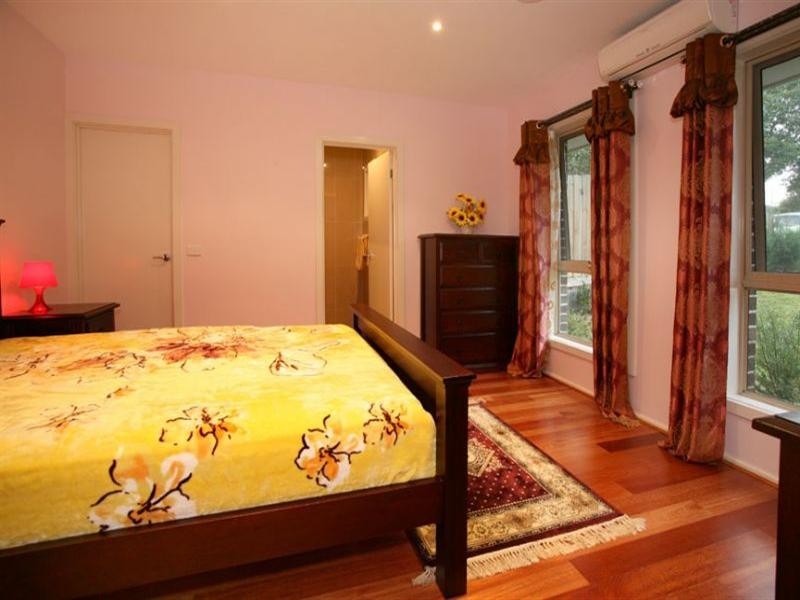 1/28 Boronia Grove, Doncaster East VIC 3109