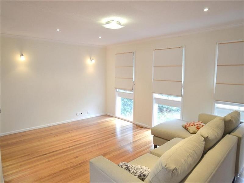 27 Westlands Road, Glen Waverley VIC 3150