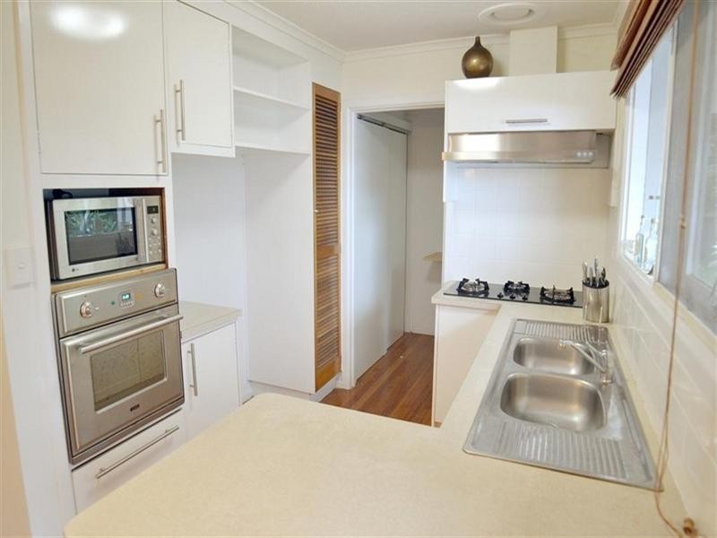 27 Westlands Road, Glen Waverley VIC 3150