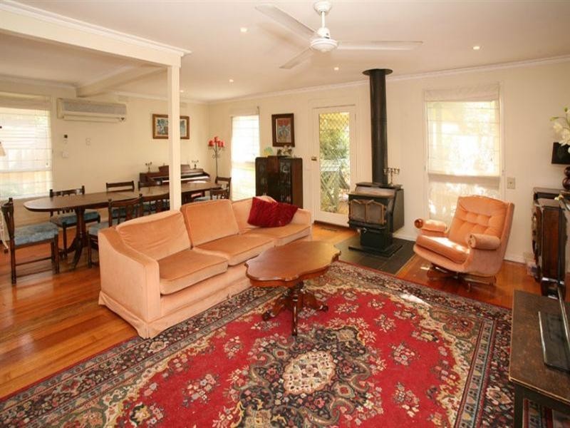 123 Brandon Park Drive, Wheelers Hill VIC 3150