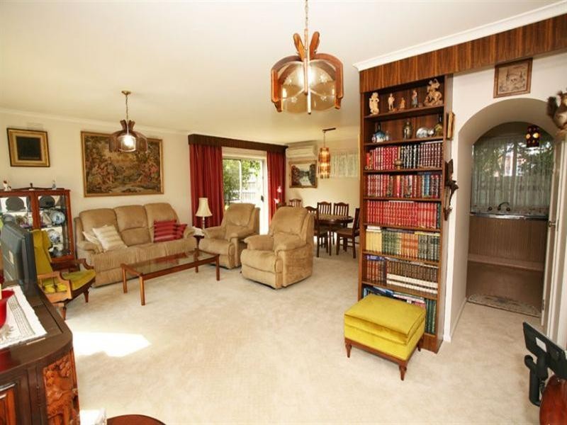 16 Norfolk Street, Glen Waverley VIC 3150