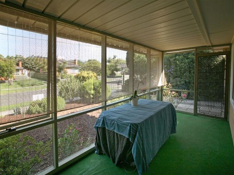 16 Norfolk Street, Glen Waverley VIC 3150