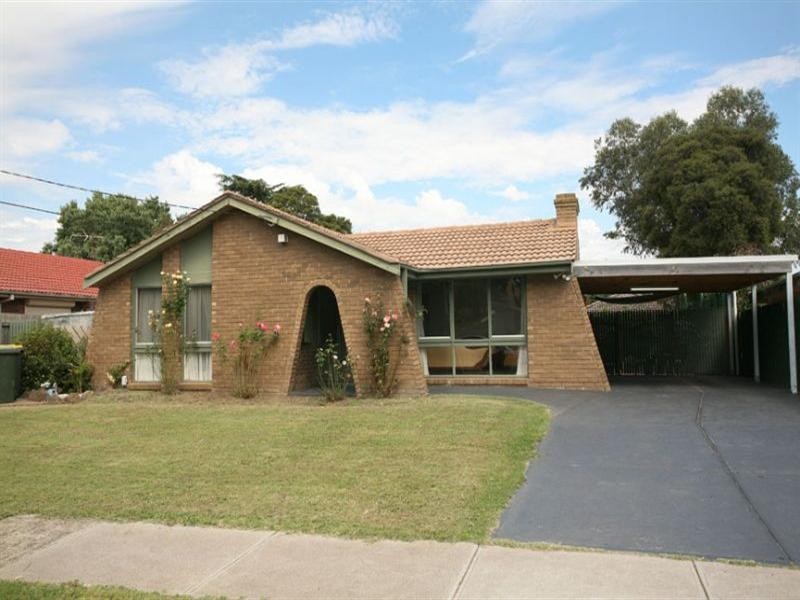 18 Phoenix Drive, Wheelers Hill VIC 3150