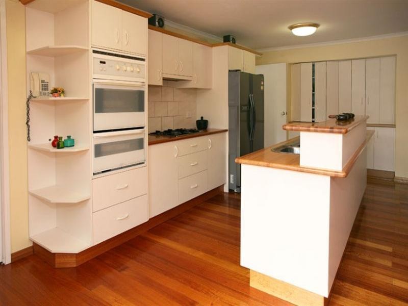 18 Phoenix Drive, Wheelers Hill VIC 3150