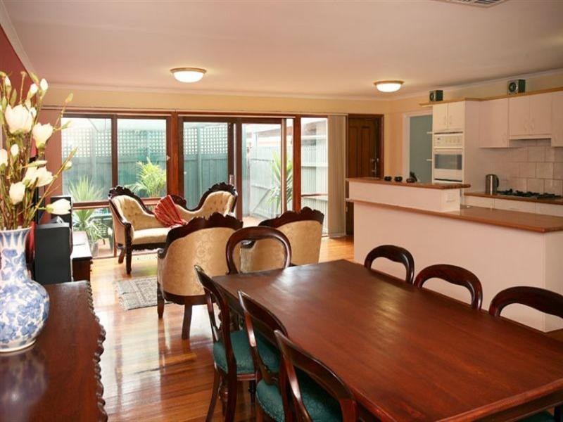 18 Phoenix Drive, Wheelers Hill VIC 3150