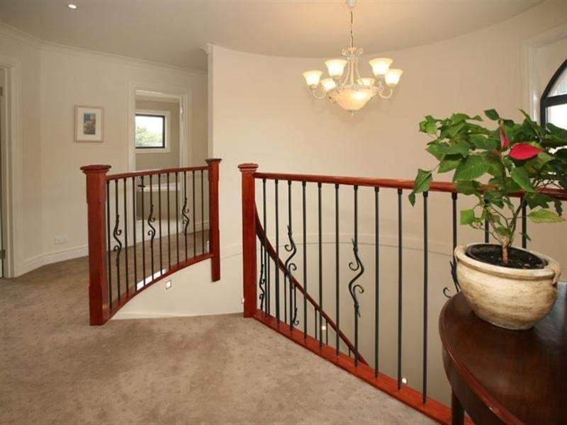 2/647 High Street Road, Glen Waverley VIC 3150