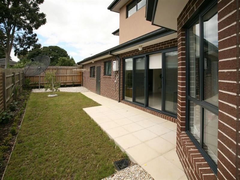 2/647 High Street Road, Glen Waverley VIC 3150