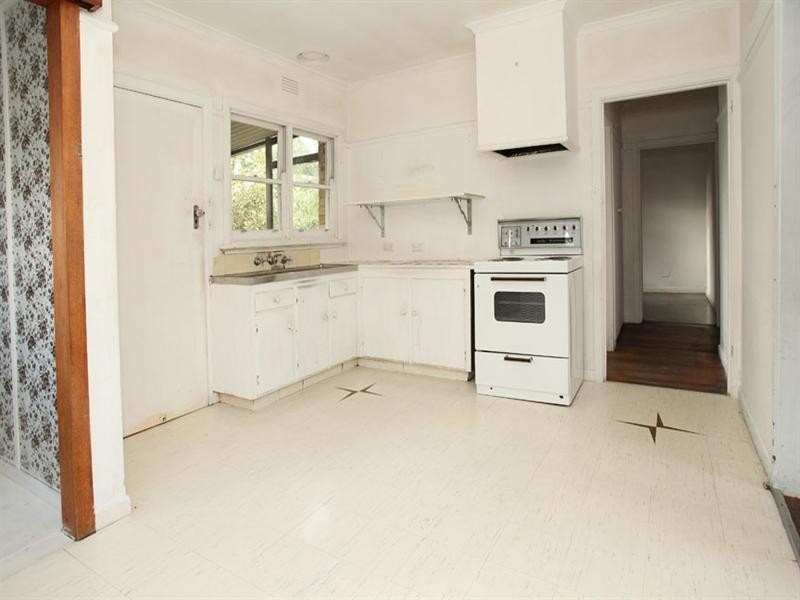 11 Watsons Road, Glen Waverley VIC 3150