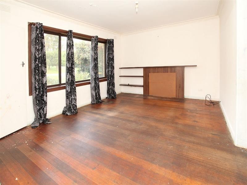 11 Watsons Road, Glen Waverley VIC 3150