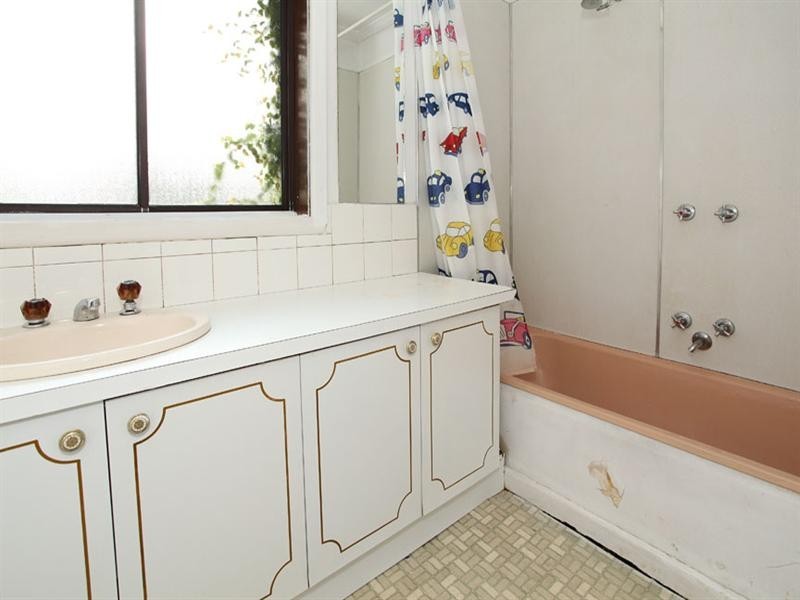 11 Watsons Road, Glen Waverley VIC 3150