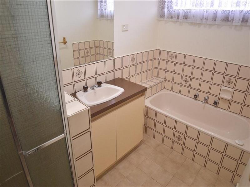 4 Camelot Drive, Glen Waverley VIC 3150