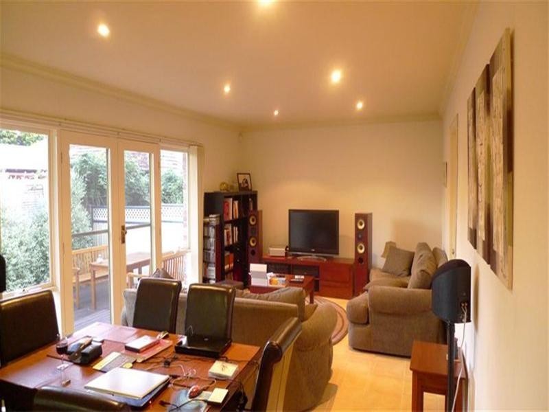 24 Hammence Street, Glen Waverley VIC 3150