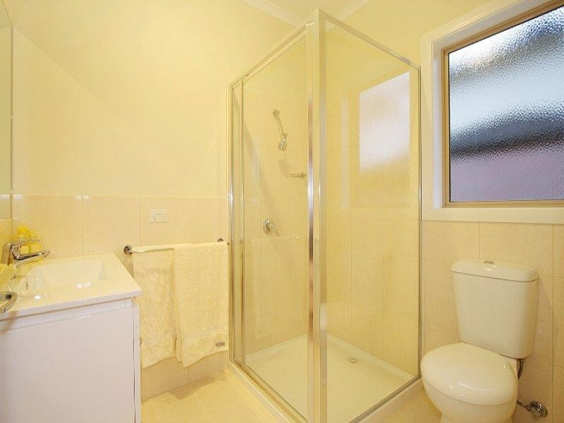 1/8 The Ridge, Glen Waverley VIC 3150