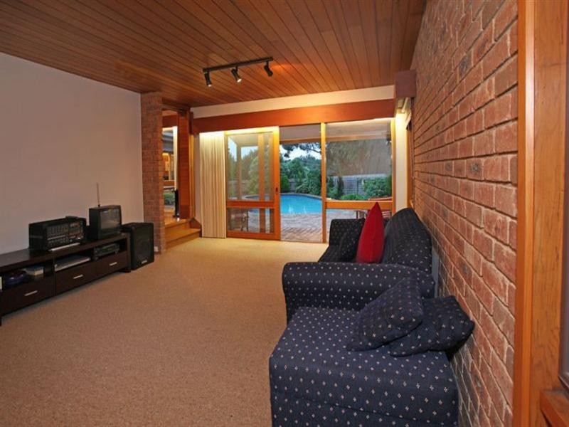 6 Buxton Court, Wheelers Hill VIC 3150