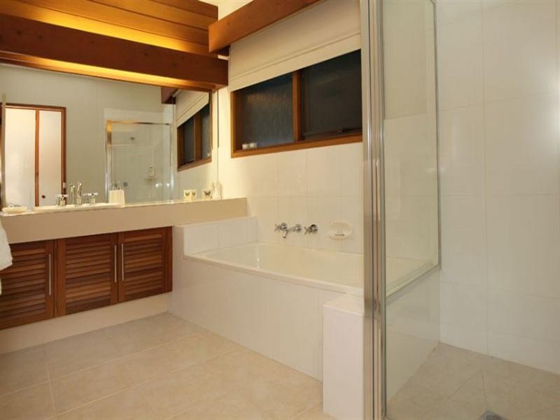 6 Buxton Court, Wheelers Hill VIC 3150