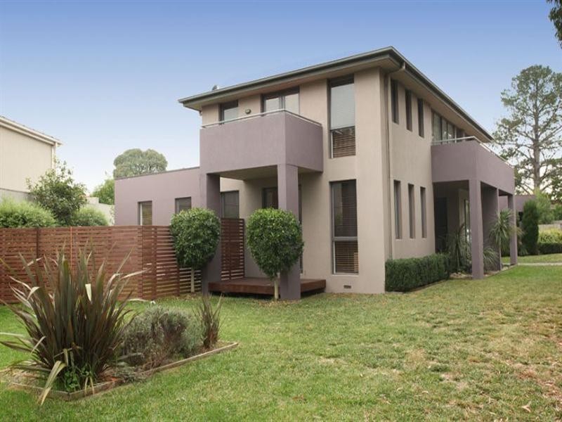 112 Herriotts Boulevard, Glen Waverley VIC 3150