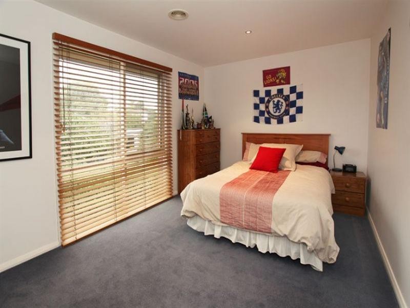 112 Herriotts Boulevard, Glen Waverley VIC 3150