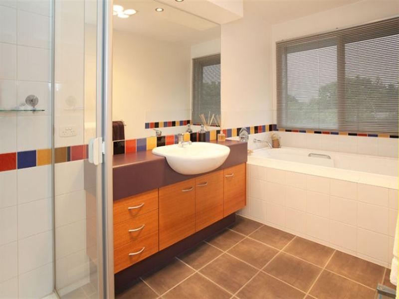 112 Herriotts Boulevard, Glen Waverley VIC 3150