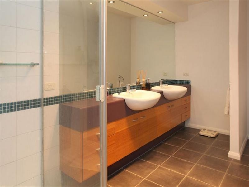 112 Herriotts Boulevard, Glen Waverley VIC 3150