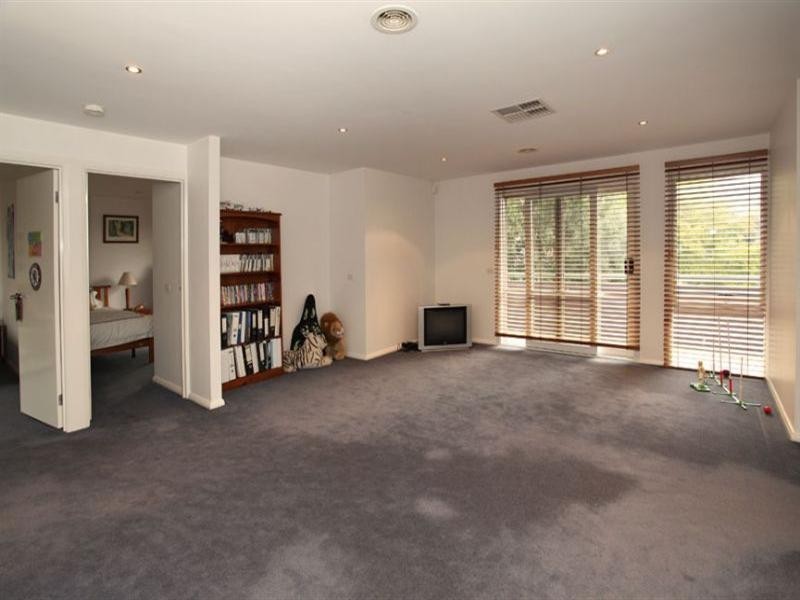 112 Herriotts Boulevard, Glen Waverley VIC 3150