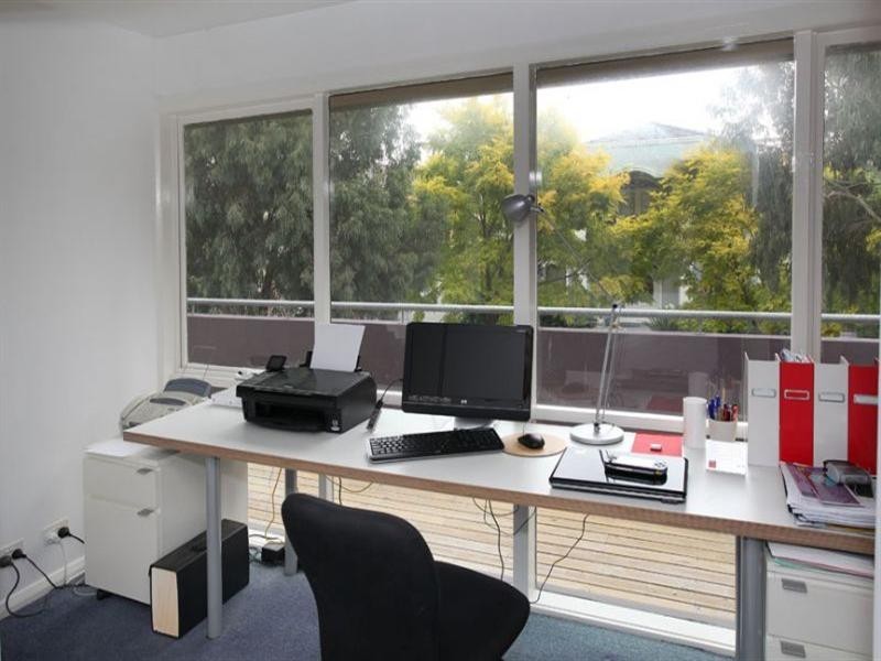 112 Herriotts Boulevard, Glen Waverley VIC 3150