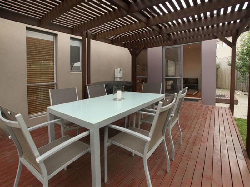 112 Herriotts Boulevard, Glen Waverley VIC 3150