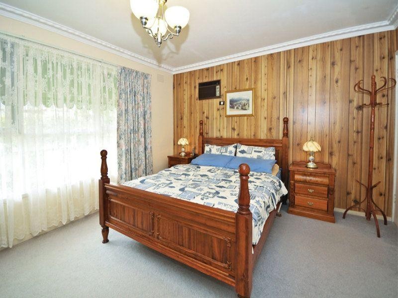 26 Brentwood Drive, Glen Waverley VIC 3150