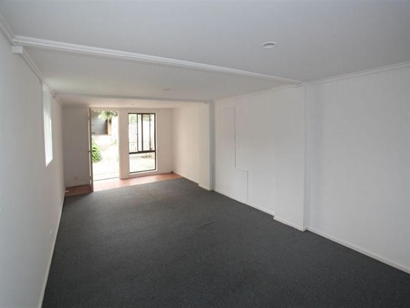 27 Hubbard Avenue, Mulgrave VIC 3170