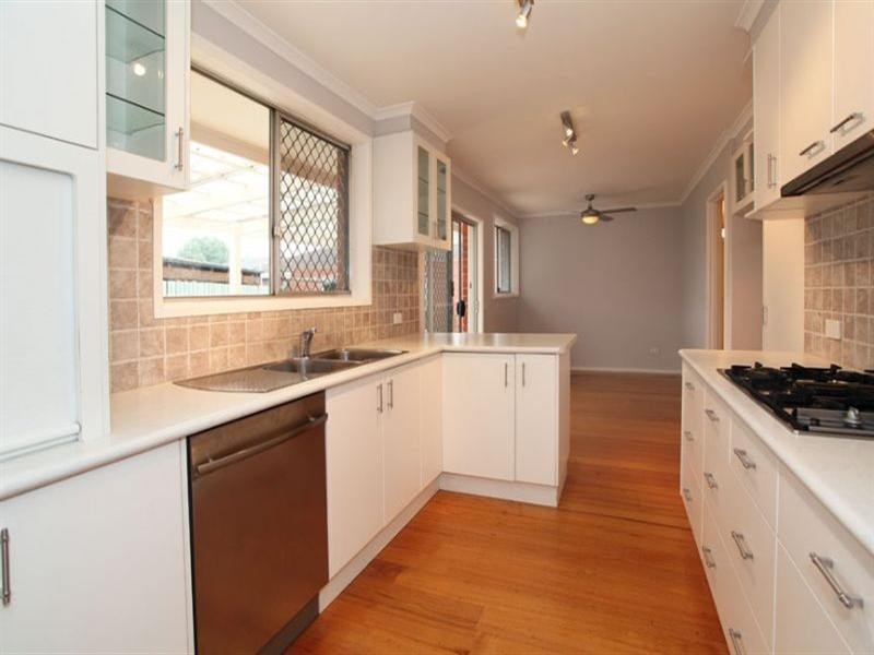 38 Glengariff Drive, Mulgrave VIC 3170