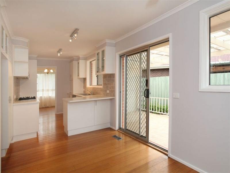 38 Glengariff Drive, Mulgrave VIC 3170