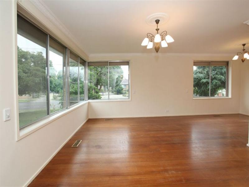 38 Glengariff Drive, Mulgrave VIC 3170