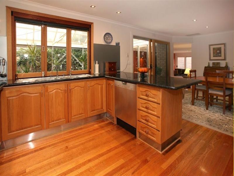 46 Cambridge Drive, Glen Waverley VIC 3150