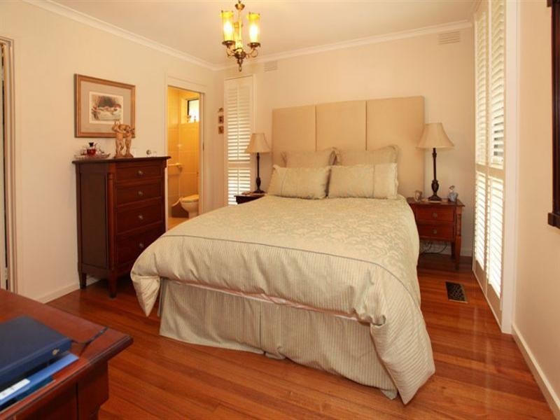 46 Cambridge Drive, Glen Waverley VIC 3150