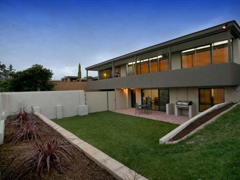 17 Caithness Crescent, Glen Waverley VIC 3150