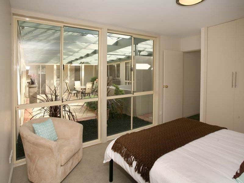 17 Caithness Crescent, Glen Waverley VIC 3150