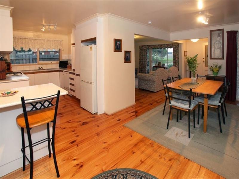 80 Tiverton Drive, Mulgrave VIC 3170