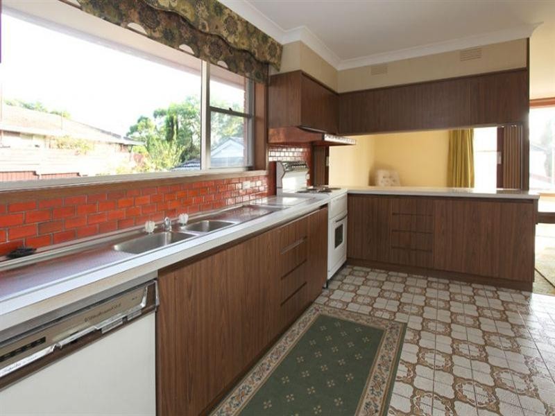 5 Winterton Drive, Wheelers Hill VIC 3150