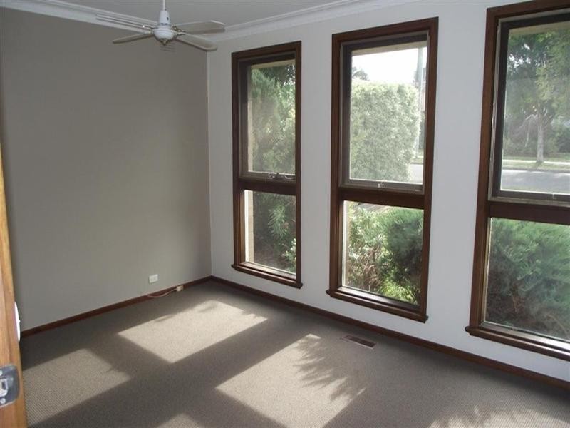 87 Strada Crescent, Wheelers Hill VIC 3150