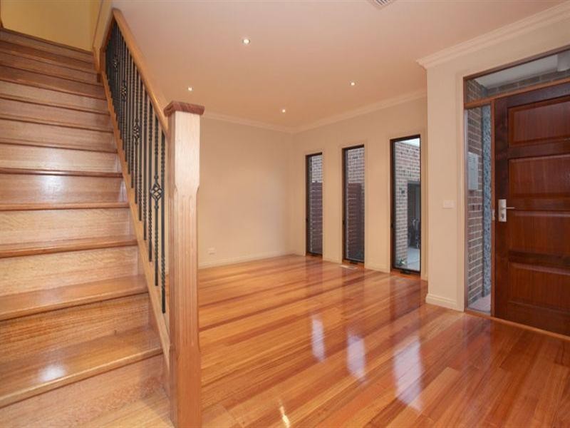 2/14 Garrisson Drive, Glen Waverley VIC 3150