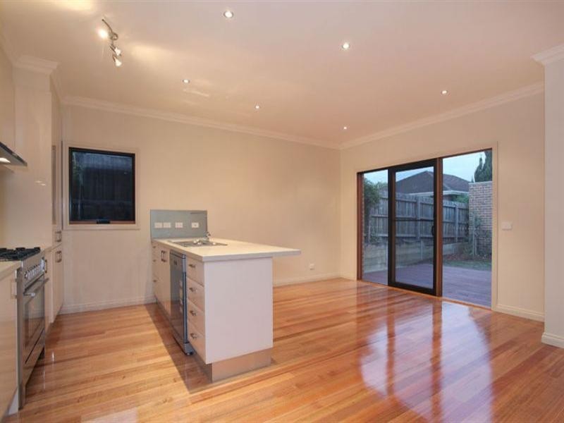 2/14 Garrisson Drive, Glen Waverley VIC 3150