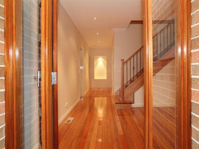 2/14 Garrisson Drive, Glen Waverley VIC 3150