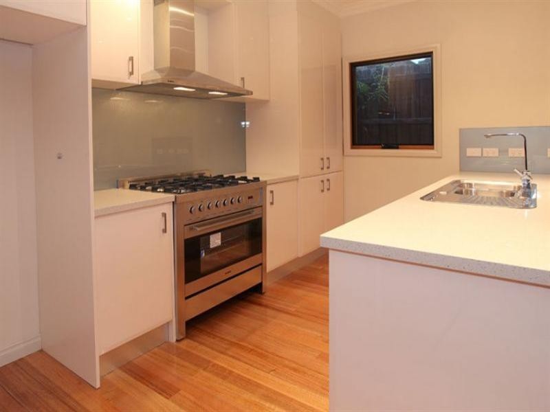 2/14 Garrisson Drive, Glen Waverley VIC 3150