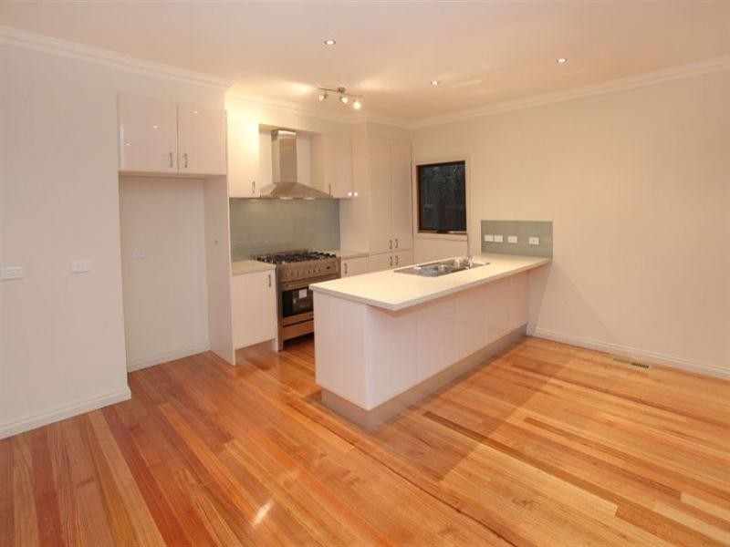 2/14 Garrisson Drive, Glen Waverley VIC 3150