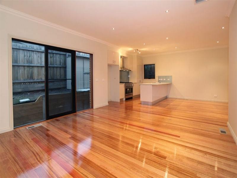 2/14 Garrisson Drive, Glen Waverley VIC 3150