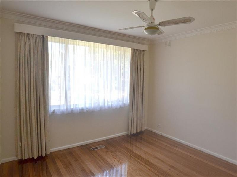 9 Caledonia Crescent, Mulgrave VIC 3170